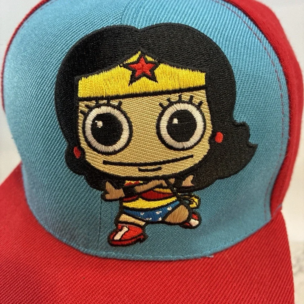 WONDER WOMAN SIX FLAGS DC FUNKO SNAPBACK HAT EXCELLENT